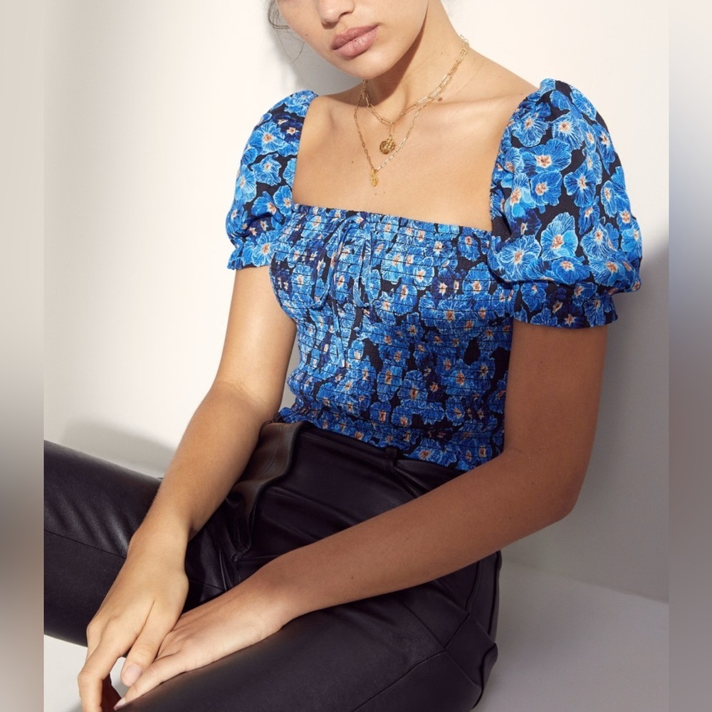 Aritzia Wilfred New Smocked Blouse